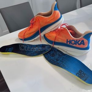 Hoka Clifton 9 with inserts - low minutes and great condition - size 15